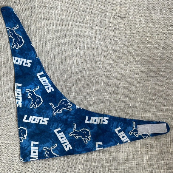Detroit Lions Dog Bandana-Size M - Picture 5 of 6